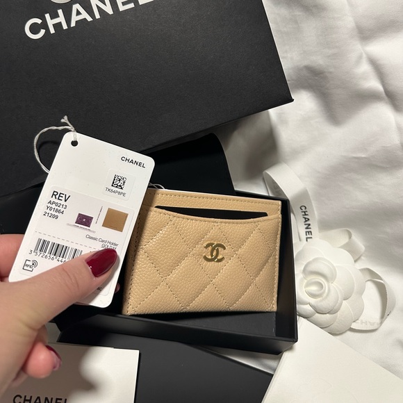 BNIB Chanel Beige Caviar Flat Card Holder with GHW - Picture 7 of 12